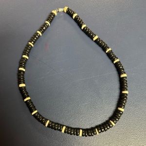 Choker necklace, Hawaiian black and white. 90’s vibe